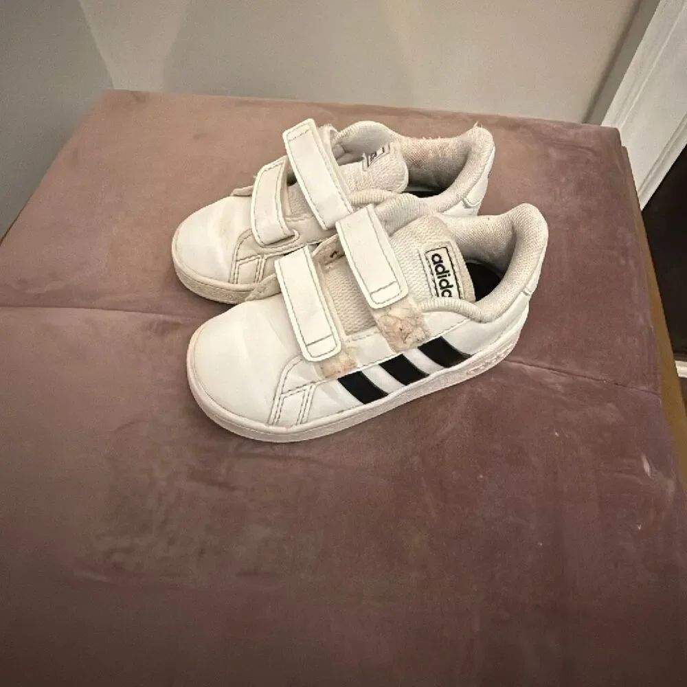 adidas Kids Sneakers – Size 7K (Toddler) – White/Black Hook & Loop